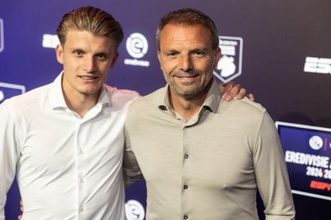 'Supertrotse' Maurice is blij voor zoon Sem Steijn na uitverkiezing Nederlands elftal: 'Het is een prachtige dag'