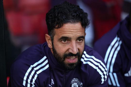 Trainer van gevallen topclub gooit na blamage alle frustraties eruit: 'Soms haat ik mijn spelers'