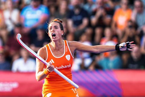 Drama voor Nederlandse hockeysters op WK in Amstelveen: historische wereldtitel glipt uit handen na bizarre ontknoping