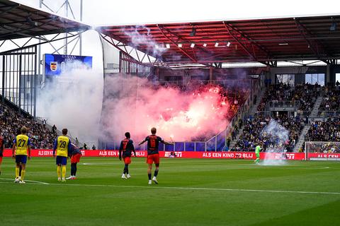 Spaanse krant slaat alarm over Champions League-duel Feyenoord op bezoek bij Barcelona: 'Grote tegenslag'