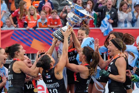Hockeyiconen zien wereld van verschil na zinderende ontknoping van WK-finale: 'Daar kunnen wij wat van leren'