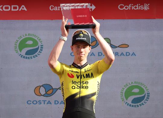 Talentvolle sprinter (21) baalt na dag vol valpartijen in Vuelta: 'Ze dachten dat ze superhelden waren'
