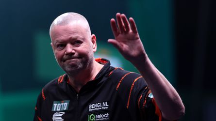 Raymond van Barneveld in Zwitserland uitgeschakeld door uiteindelijke winnaar Euro Tour-toernooi