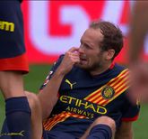 Daley Blind ging zitten in het La Liga-duel met Celta Vigo en moest geblesseerd van het veld voor Girona. ©Ziggo Sport
