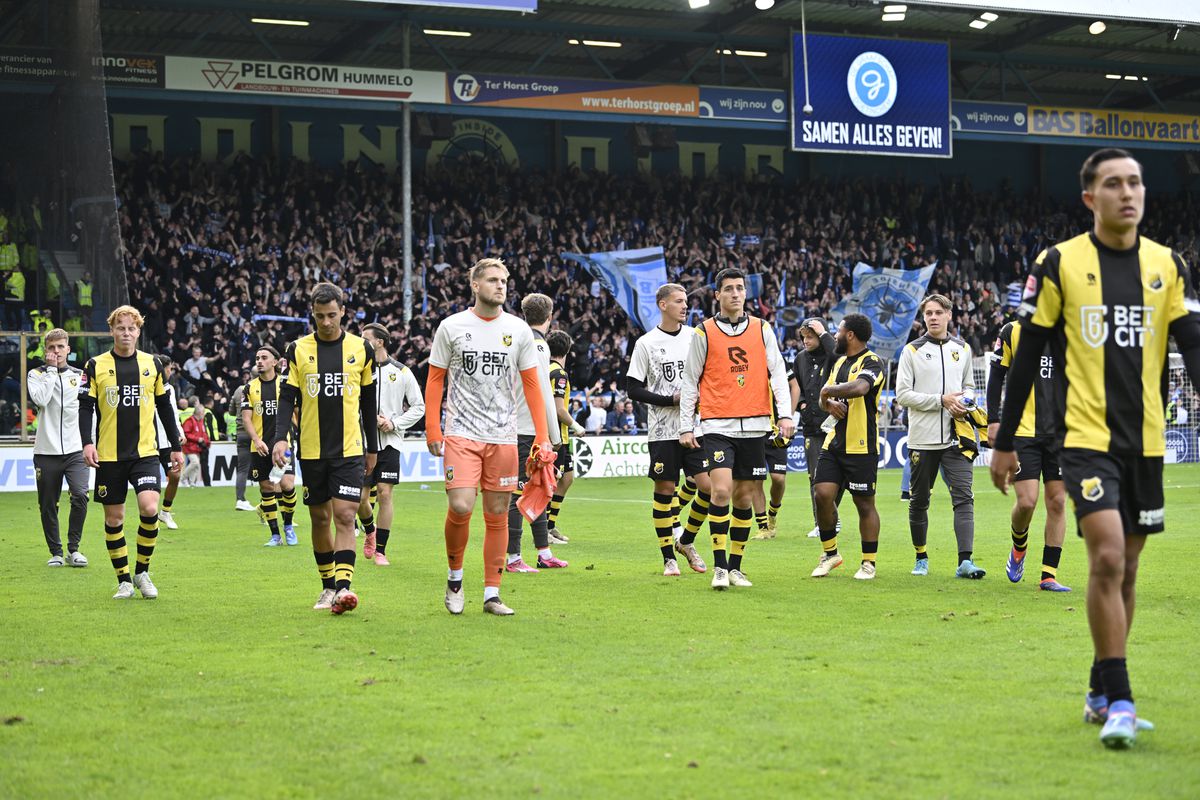 Tientallen fans Vitesse onwel in supportersbussen: meer dan tien ambulances ingezet