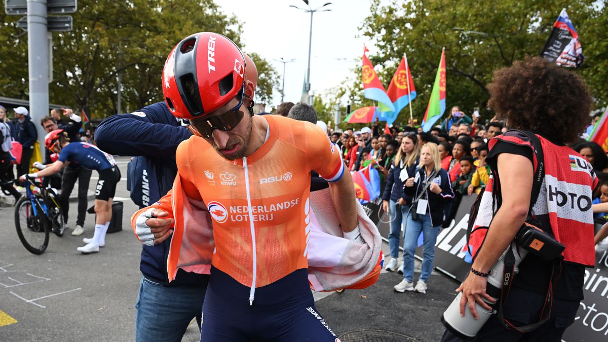 Bauke Mollema hielp Mathieu van der Poel door uiterste inspanning aan brons op het WK: 'Toen ging het licht uit'