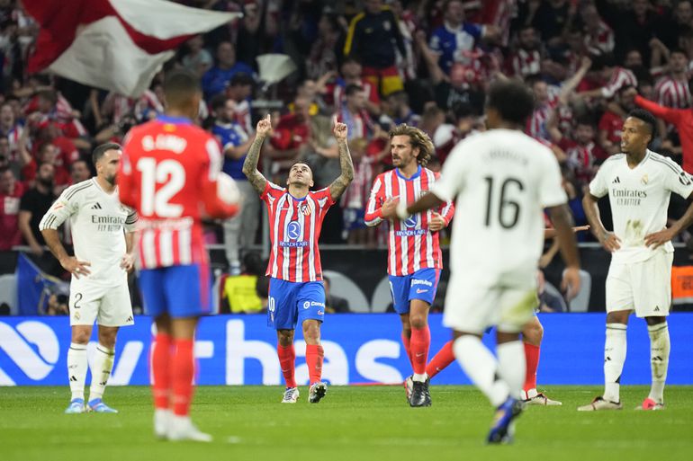 Derby tussen Atletico en Real Madrid ontploft in slotfase: gelijkmaker en donkerrode kaart in blessuretijd