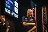 De emoties bij Raymond van Barneveld komen los na het behalen van de World Grand Prix. ©PDC