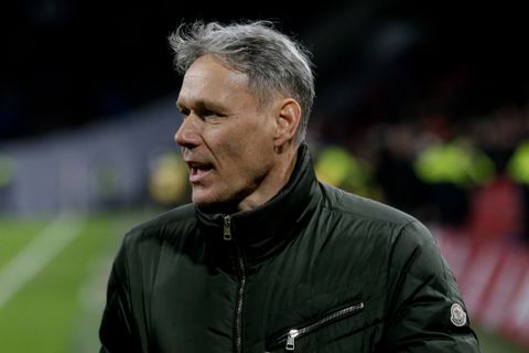 Ongelukkige verspreking van ex-topspits Marco van Basten zorgt voor hilariteit: 'Die is ook druk'