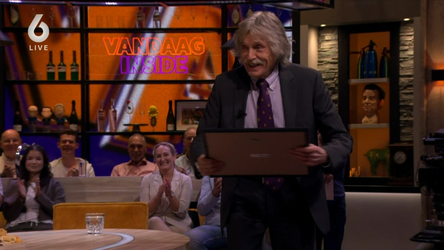 Johan Derksen zorgt met ongewone actie voor verbazing bij Wilfred Genee: 'Sorry?!'