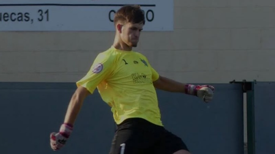 Groot drama in Spanje: voetballer (19) overlijdt na keiharde botsing tijdens een wedstrijd