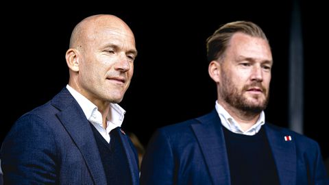 Voetbaldier Aad de Mos slacht 'hockeyers en volleyballers' binnen Ajax: 'Hoe kunnen zij het beleid bepalen?