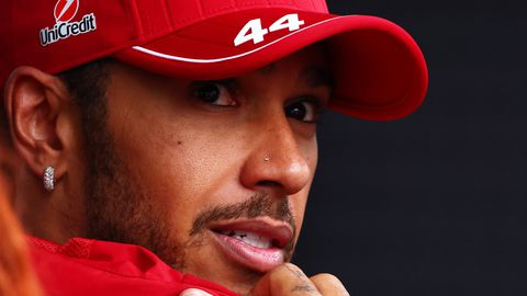 Formule 1-kampioen Lewis Hamilton deelt hartverscheurend bericht: 'Hij overleed in mijn armen'