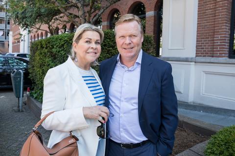 Genodigde op uitvaart Bartina Koeman geeft inkijkje in 'bijzondere dag': 'De familie maakte grote indruk'