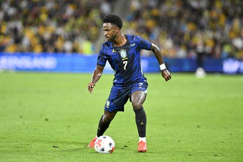 Topvoetballer Vinicius Junior slachtoffer van bizarre complottheorieën: 'Hij is vervangen'