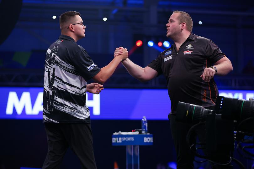 Gian van Veen verslaat Dirk van Duijvenbode © PDC/ Kieran Cleeves
