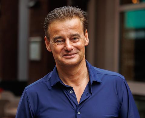 VI-presentator Wilfred Genee onthult ongemak op tv: 'Vooral mensen aan het huilen gemaakt'