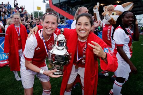 Voormalig Oranje Leeuwin Merel van Dongen deelt prachtig privénieuws met partner: 'We zijn in de wolken'