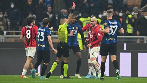 Pikant weerzien voor Denzel Dumfries met getuige van rel bij duel Oranje met Griekenland