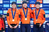 Irene Schouten (l), Joy Beune en Marijke Groenewoud (r) op het podium. © Getty Images