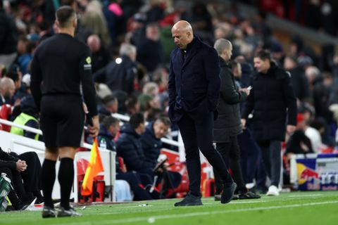 Britse media keihard voor Arne Slot na nieuwe nederlaag met Liverpool: 'Helemaal verkeerd'