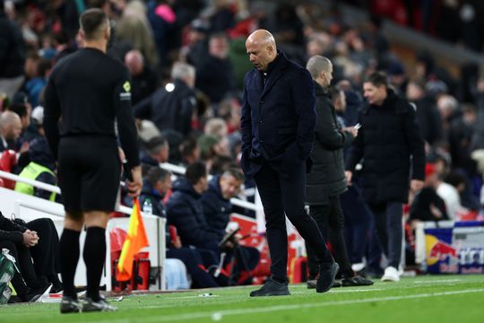 Britse media keihard voor Arne Slot na nieuwe nederlaag met Liverpool: 'Helemaal verkeerd'