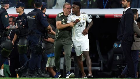 Topvoetballer Vinicius Junior diep door het stof na wangedrag in Clásico: 'Soms wint mijn passie het van me'