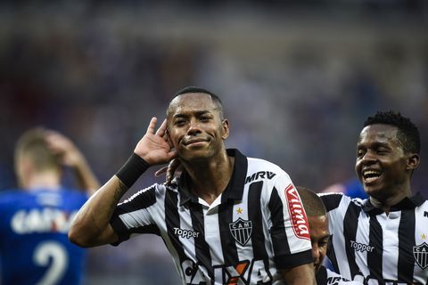 Voormalig topvoetballer (41) ontkent vanuit gevangenis 'leugens' over hem: 'Ik heb zoiets nooit gehad'