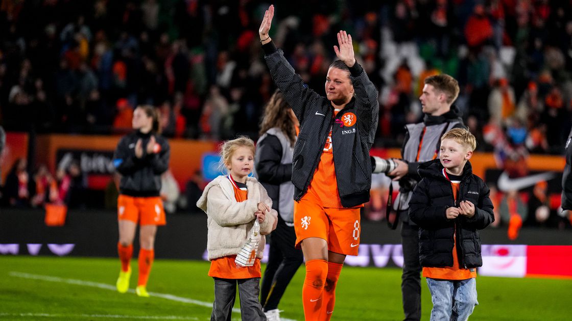 'Bijzonder moment' voor Oranje Leeuwin bij afscheid van groot voorbeeld: 'Was heel speciaal'