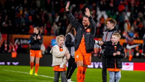 'Bijzonder moment' voor Oranje Leeuwin bij afscheid van groot voorbeeld: 'Was heel speciaal'