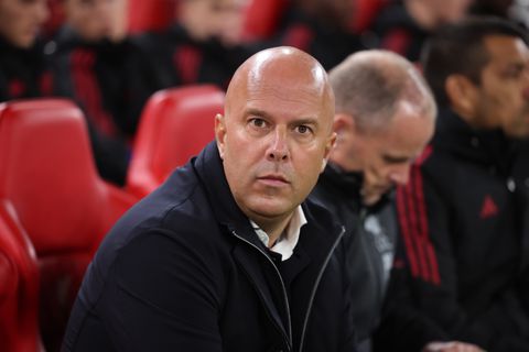 Opvallende keuzes Arne Slot komen Liverpool duur te staan op dramatische bekeravond