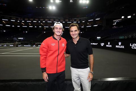 Tennisicoon Roger Federer (45) slaat handen ineen met toptalent (20) tijdens bijzonder evenement