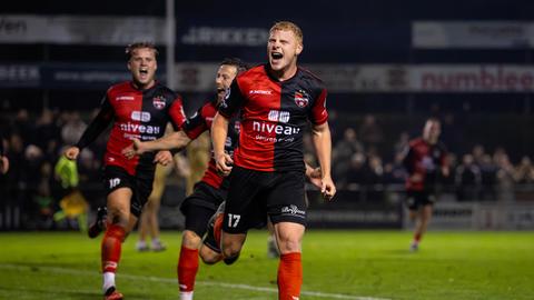 De Treffers van Theo Janssen zorgt voor enorme stunt in KNVB Beker: koploper Keuken Kampioen Divisie uitgeschakeld
