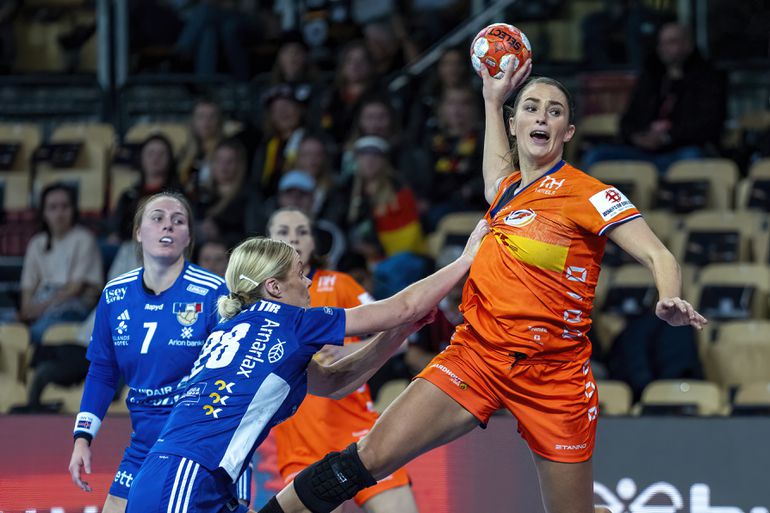 Jonge wereldkampioene handbal is blij dat de lucht geklaard is: 'We hebben onze gevoelens kunnen uiten'