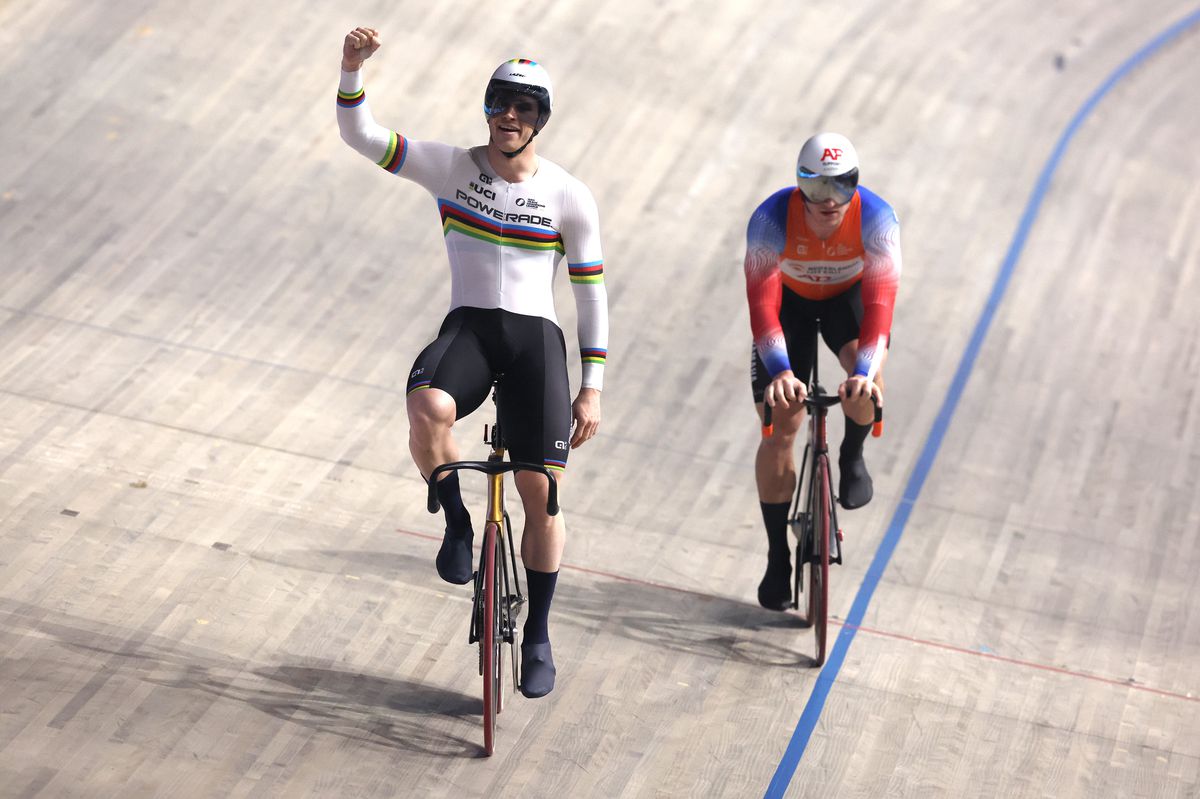 Sprintfenomeen Harrie Lavreysen neemt voor eigen publiek revanche na zeldzame uitglijder