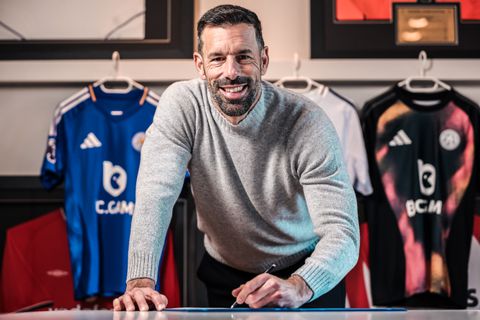 TV-gids: zo kijk je naar het debuut van Ruud van Nistelrooij bij Leicester City