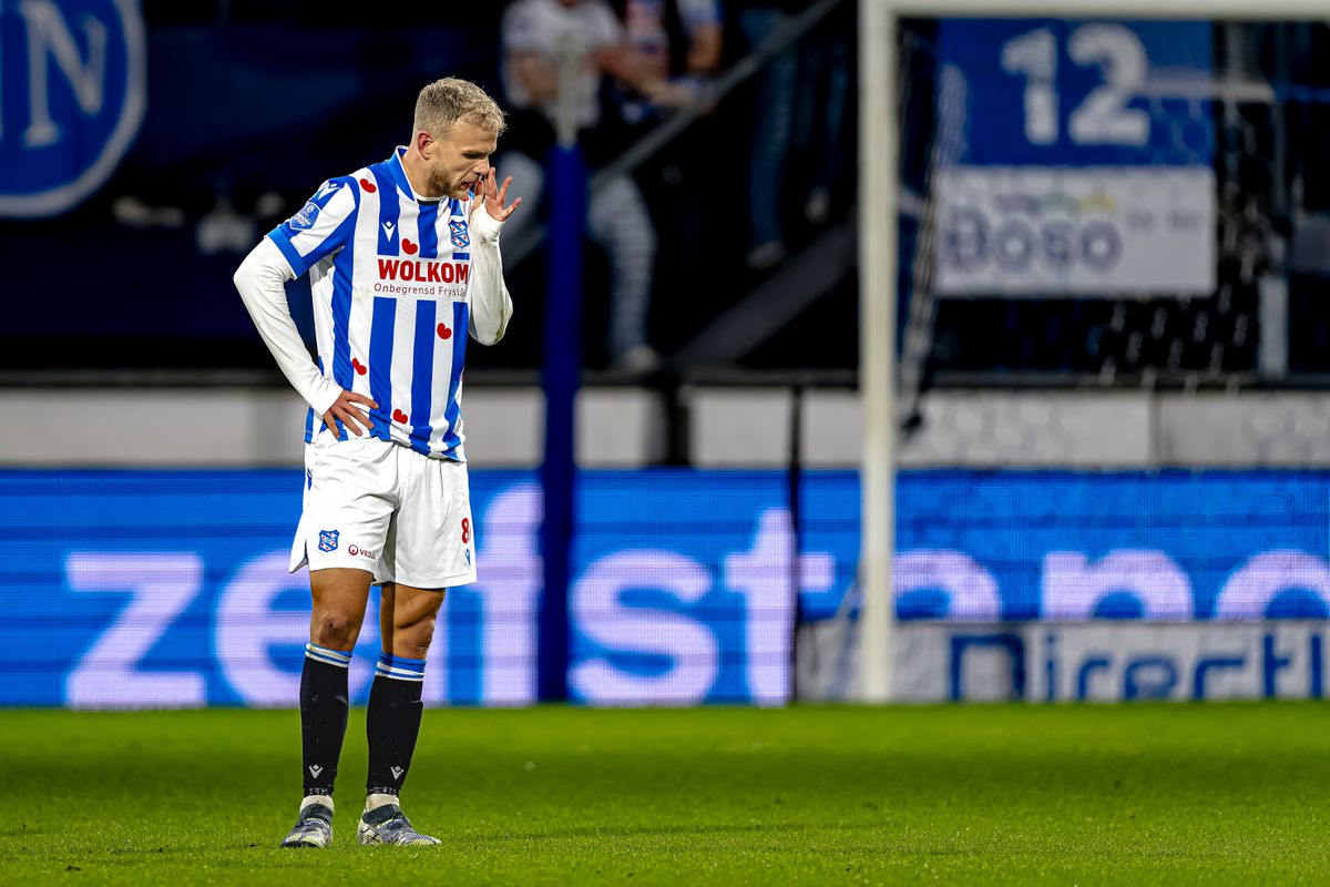 Heerenveen-aanvoerder furieus op eigen fans: 'Dit voelt als een mes in de rug'