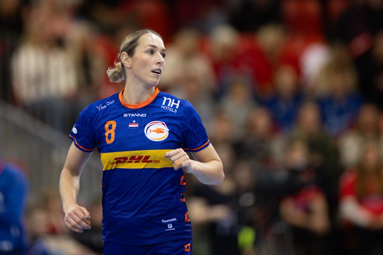 Aanvoerder Lois Abbingh looft jonkies in aanloop naar EK handbal: 'Ze zijn er klaar voor'