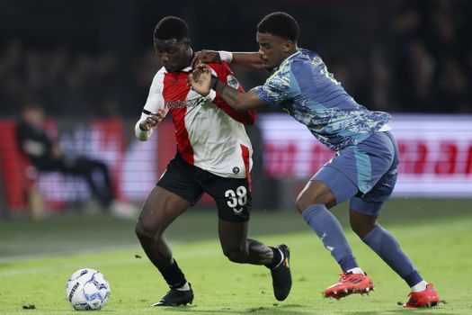 Bijzondere situatie in Manchester: Ajax-shirt leidt tot achtervolging door Feyenoord-supporters