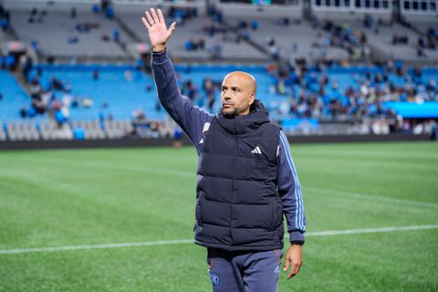 Nederlandse trainer recht tegenover Lionel Messi in cruciale confrontatie: 'Ik koester mijn tijd hier'