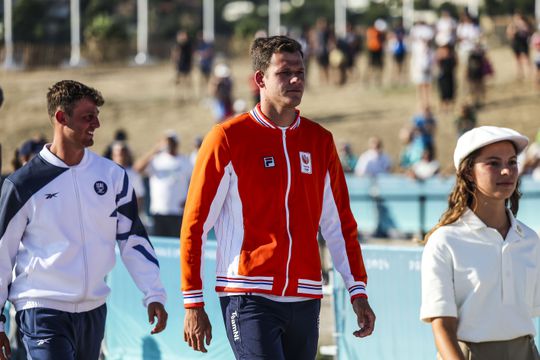 Nederlander zorgt voor grote verrassing met goud op EK windfoilen: 'Het was een hele lastige week'