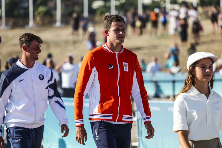 Nederlander zorgt voor grote verrassing met goud op EK windfoilen: 'Het was een hele lastige week'