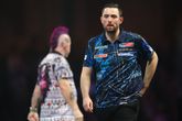 Luke Humphries kreeg een uitstekende Peter Wright voor z'n kiezen in de vierde ronde van het WK darts. ©PDC