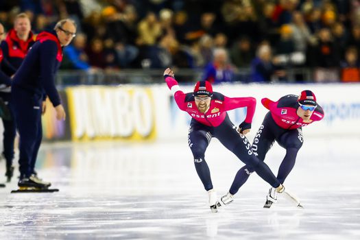 Sensationeel gevecht tussen twee ploeggenoten op de 10 kilometer beslist NK allround