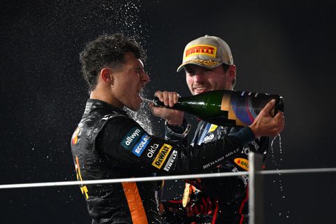 Toch nog vijf op rij voor Max Verstappen: Nederlandse Formule 1-coureur bejubeld