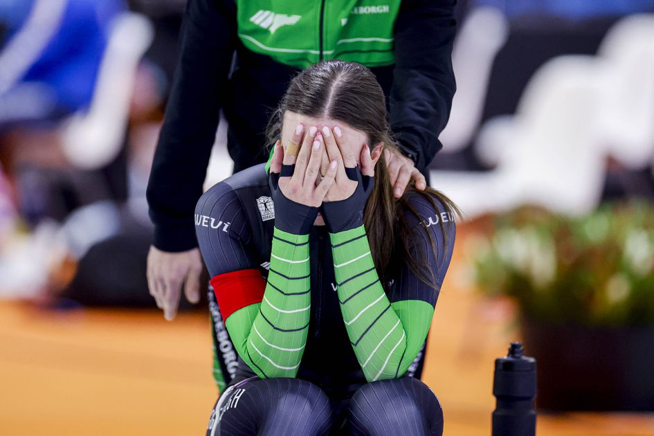 Medelijden na 'heel sneu' drama op OKT met huilende schaatsster: 'Ik had de tranen in de ogen'