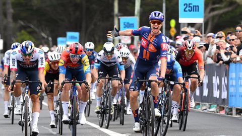 Nederlandse wielerploeg nu al van de nul af: Deense sprinter zorgt voor eerste ritzege van 2025
