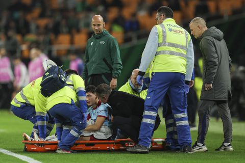 Wesley Sneijder leeft ontzettend mee met familie Van Persie: 'Ik hoop dat Robin zijn kop erbij houdt'