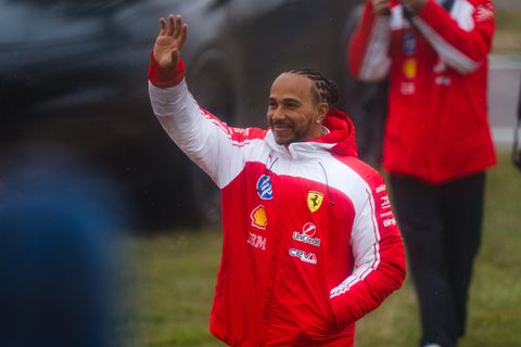Lewis Hamilton heeft goede hoop voor nieuw Formule 1-seizoen: 'Fantastisch werk geleverd'