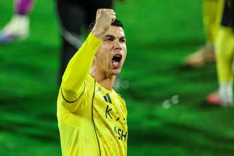 Cristiano Ronaldo komt dichter bij magische mijlpaal in chaotische wedstrijd